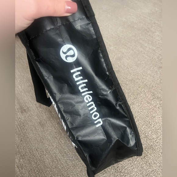 Lululemon - black small tote - Picture 8 of 8